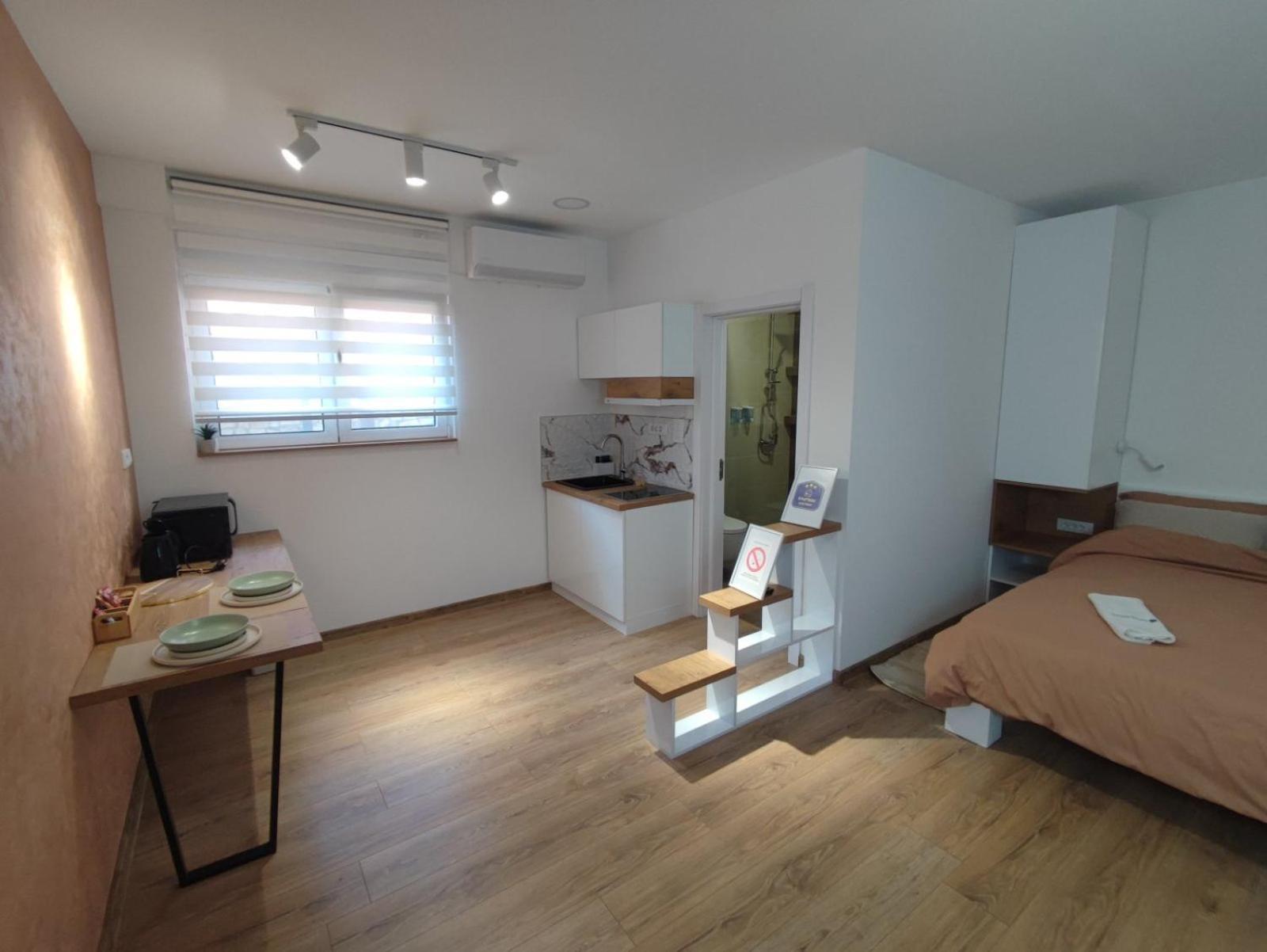 Apartmani Happy House Surčin Eksteriør billede