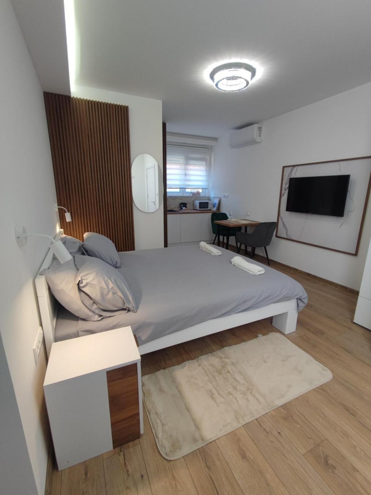 Apartmani Happy House Surčin Eksteriør billede