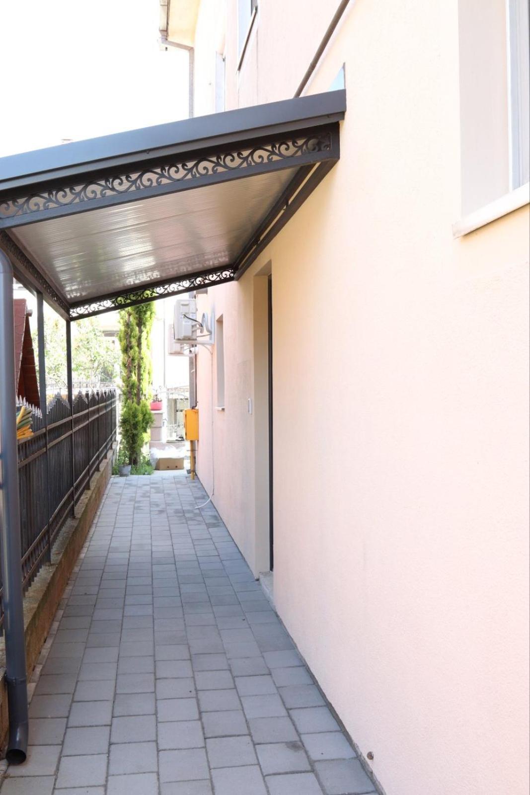 Apartmani Happy House Surčin Eksteriør billede