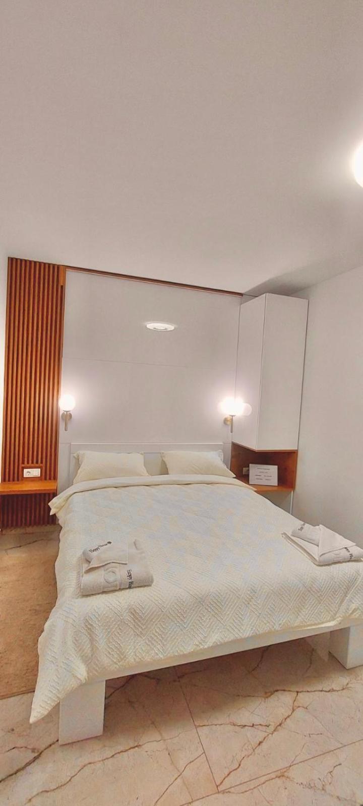 Apartmani Happy House Surčin Eksteriør billede